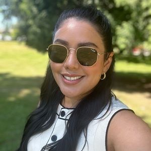 Meet your Posher, Stephanie